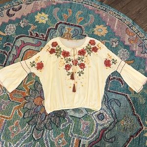 Chelsea and Violet  Beautiful floral top